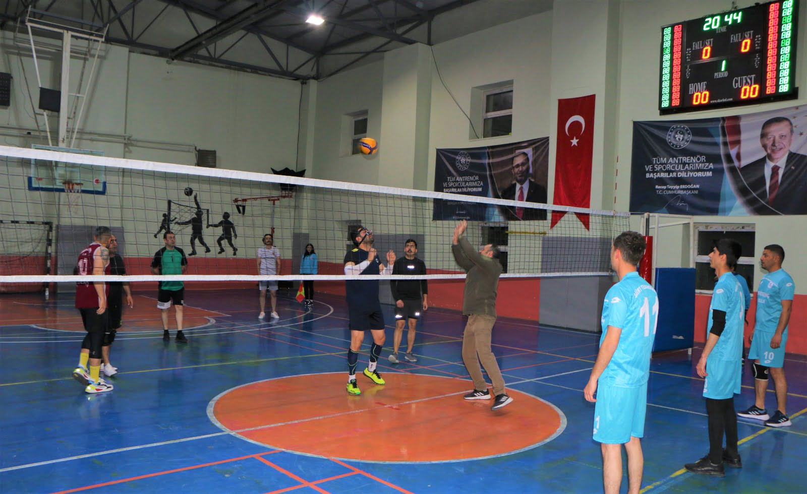 Siirt’te Kurumlar Arası Voleybol Turnuvası Başladı