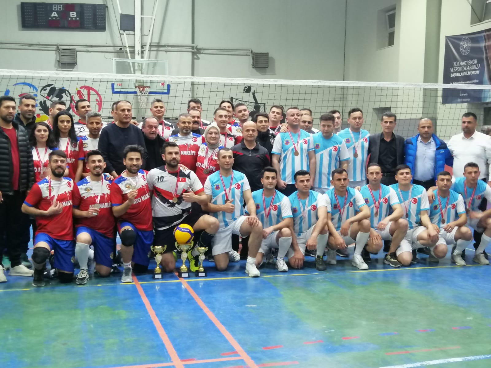 Kurumlar Arası Voleybol Turnuvasını Emniyet Kazandı