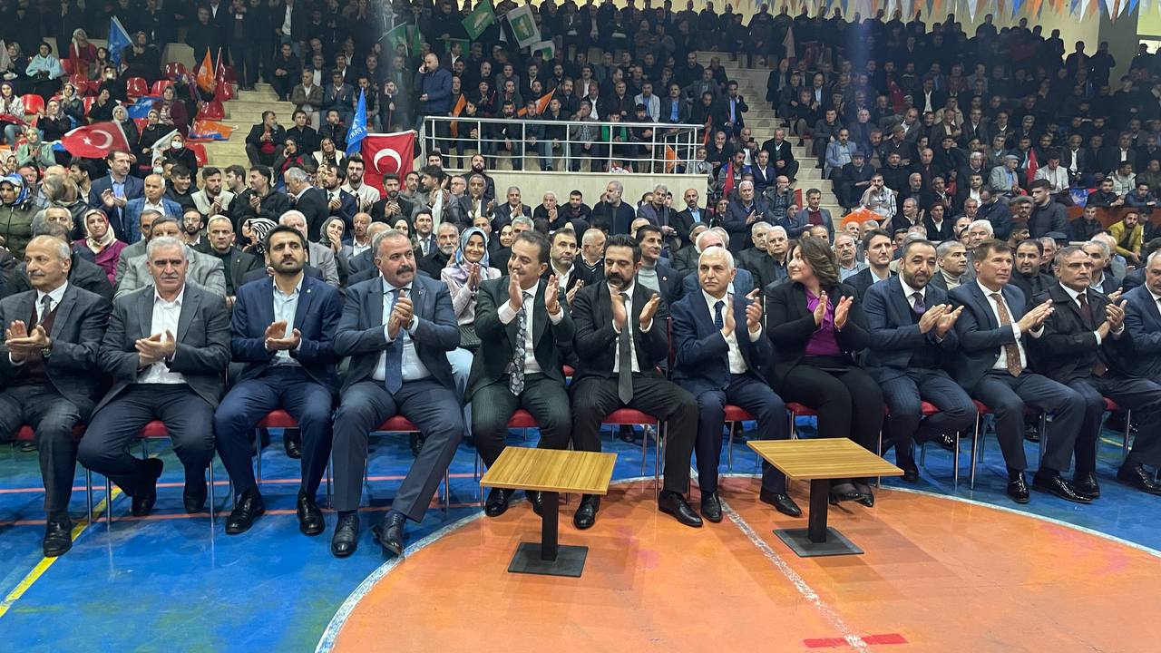 Ak Partili İlbaş: Tuncer Bakırhan Siirt’i Yaktı!