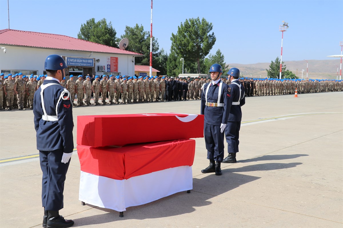 Şehit Uzman Çavuş Ceylan Son Yolculuğuna Uğurlandı