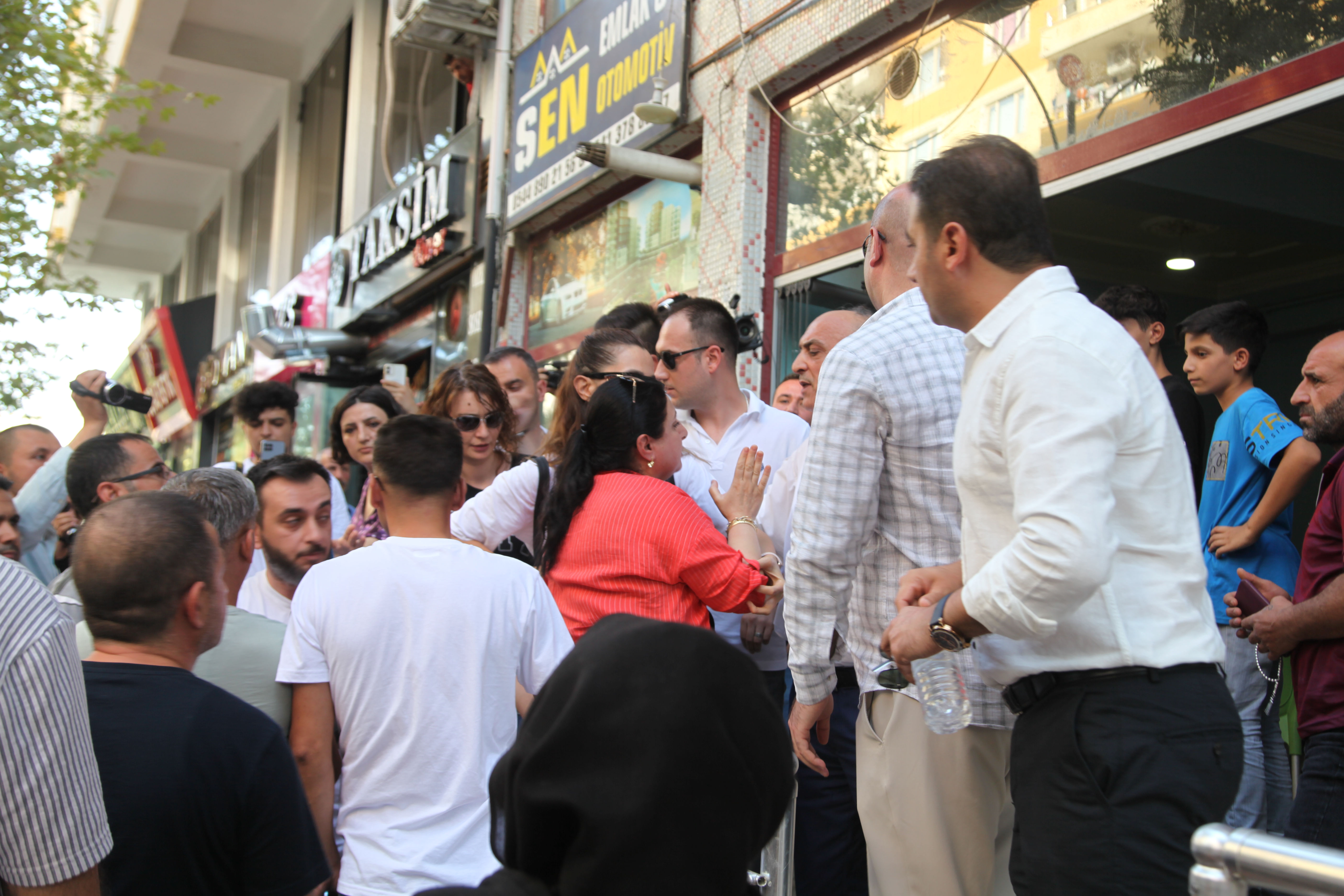 Su Açıklamasına Polis Müdahalesi