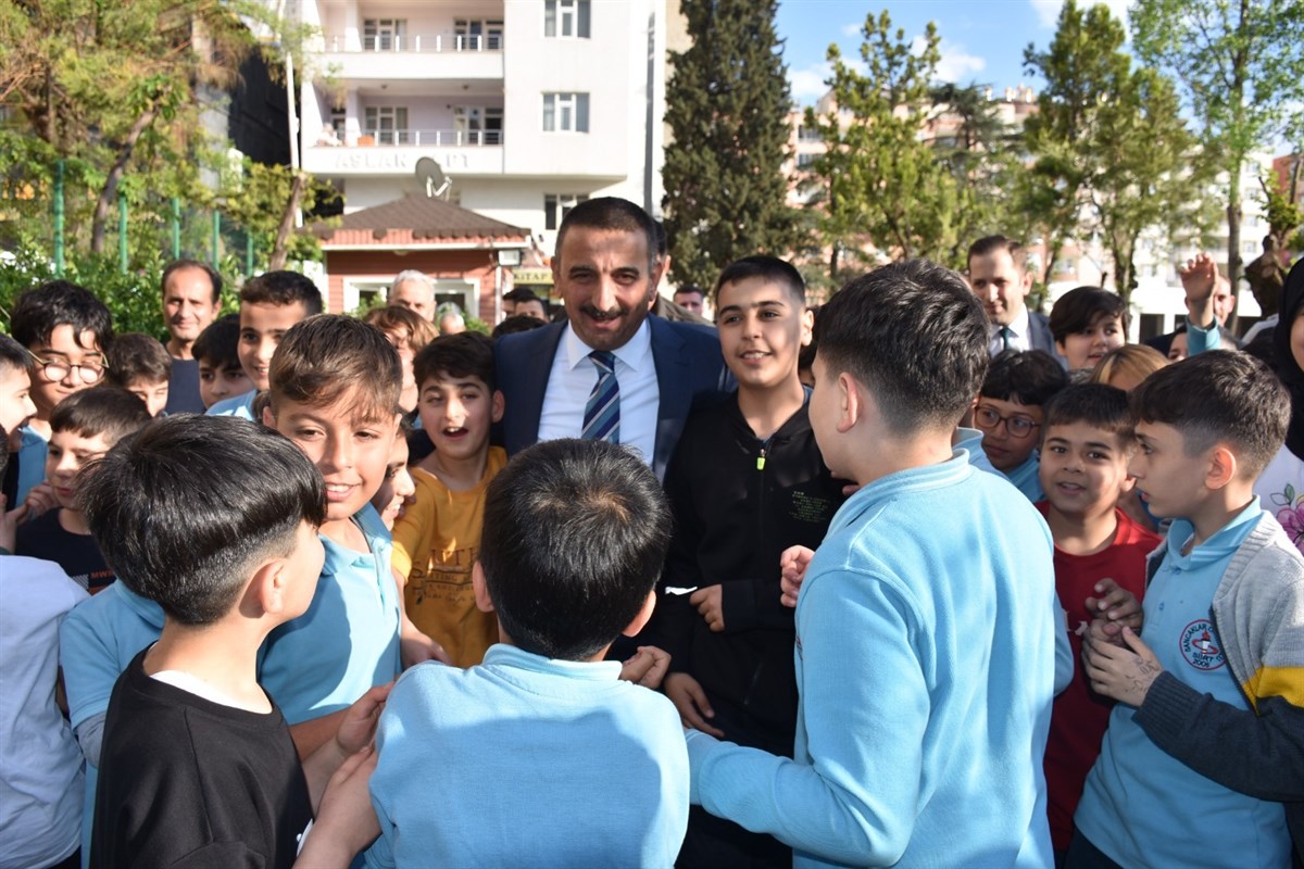 Eski Validen İlk Açıklama: “Kendimizi Mutlu Hissediyoruz”