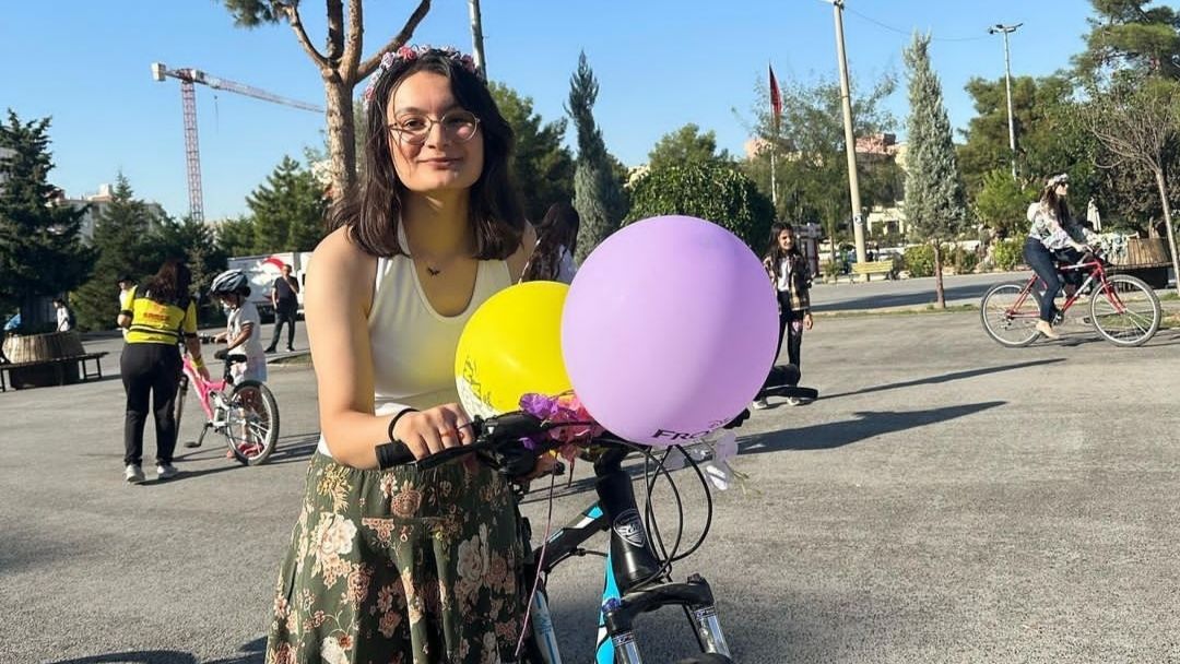 Süslü Kadınlar Mardin'de Pedal Çevirdi