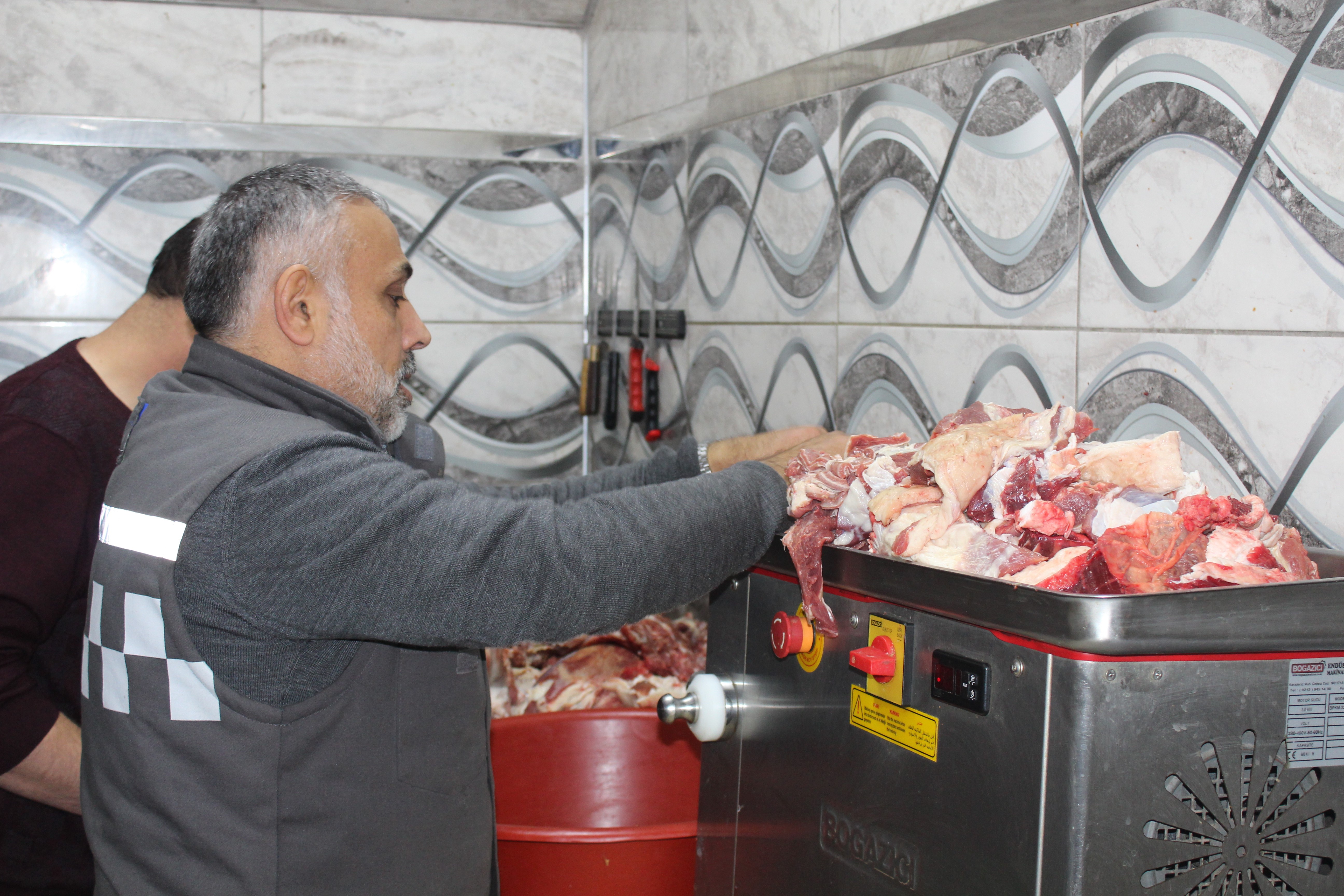 Yayladan Dönen Koyun Etinden Yapılan Sucuklar Talep Görüyor