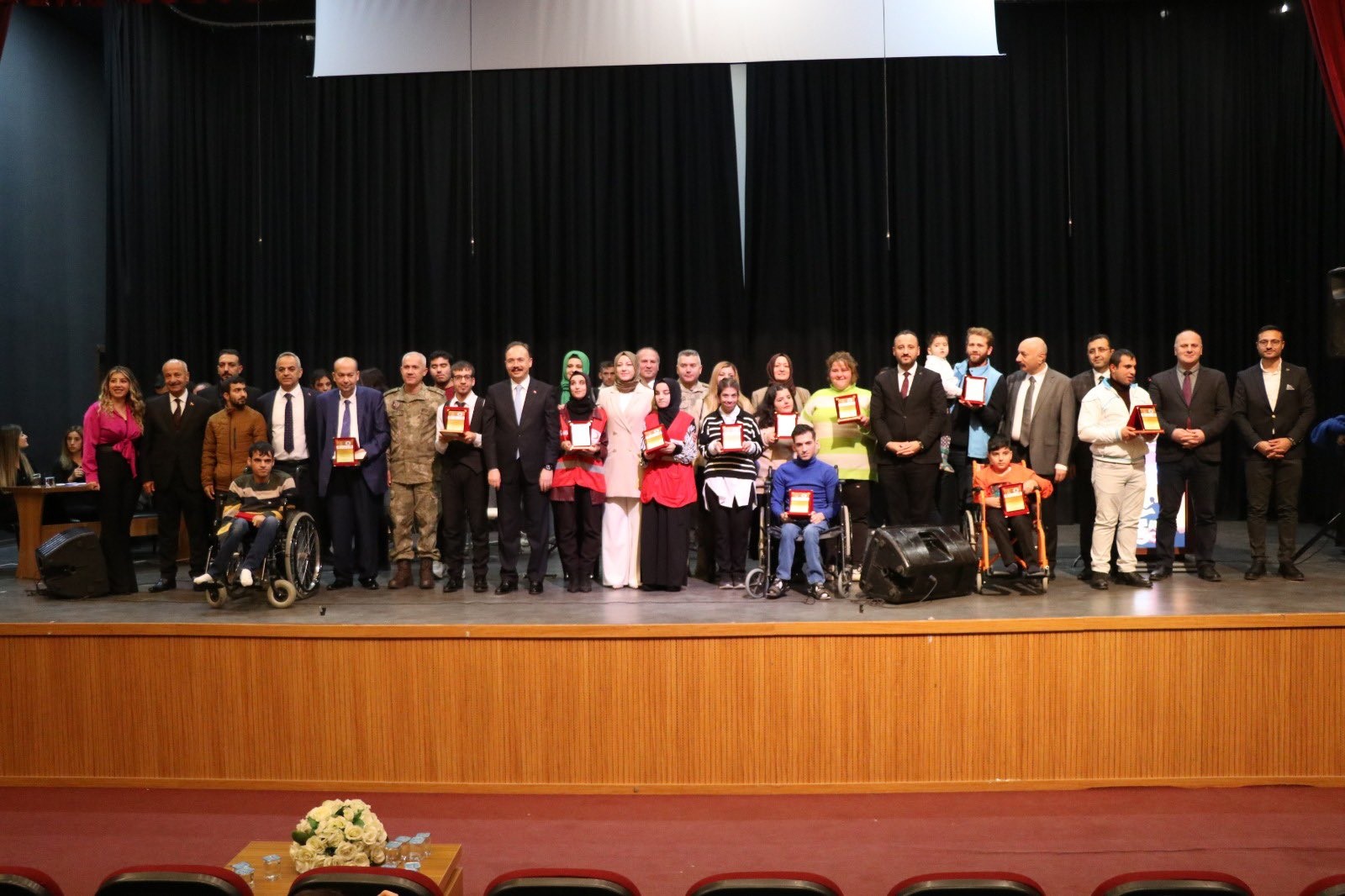 Siirt’te Engelleri Aş da Gel Ses Yarışması Düzenlendi