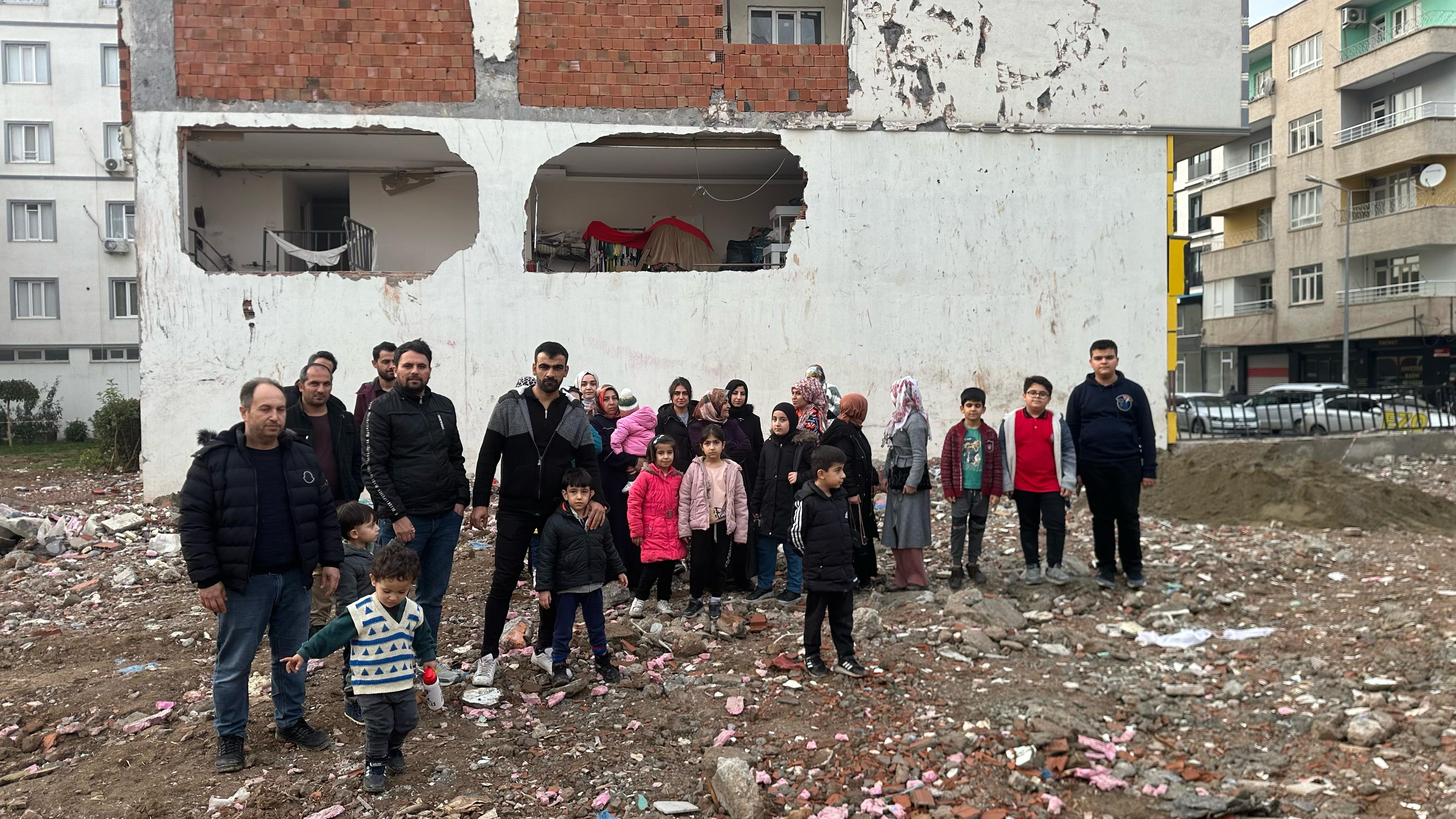 Deprem Mağdurları Muhatap Arıyor