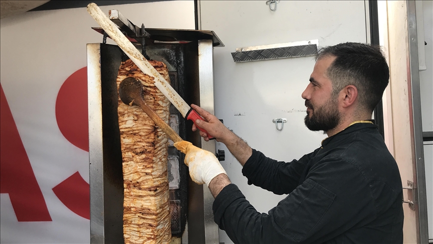 Lahmacundan Tavuk Dönere Düştük!