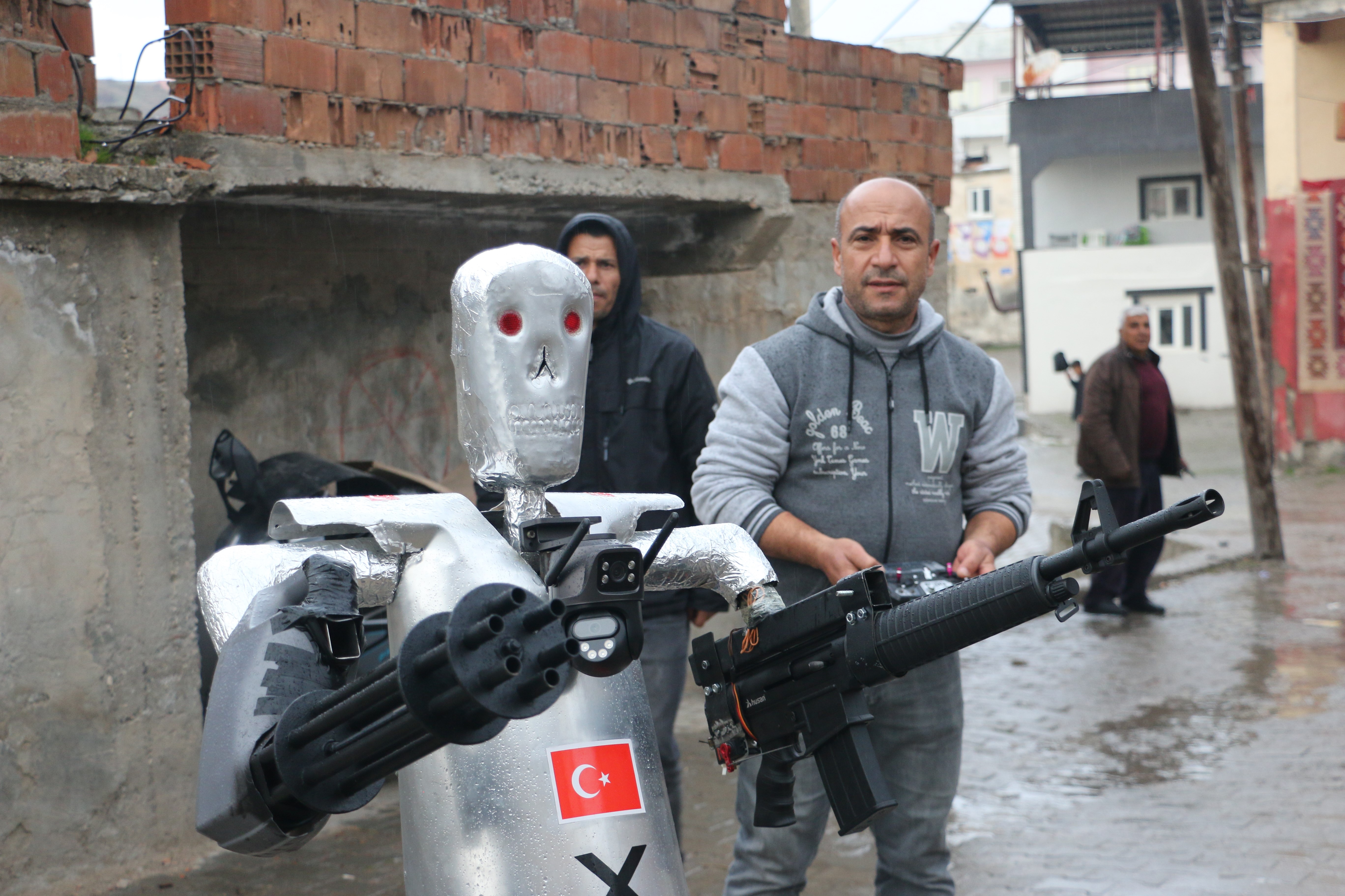 Siirtli Kaşif Yapay Zekalı Robot Asker Yaptı