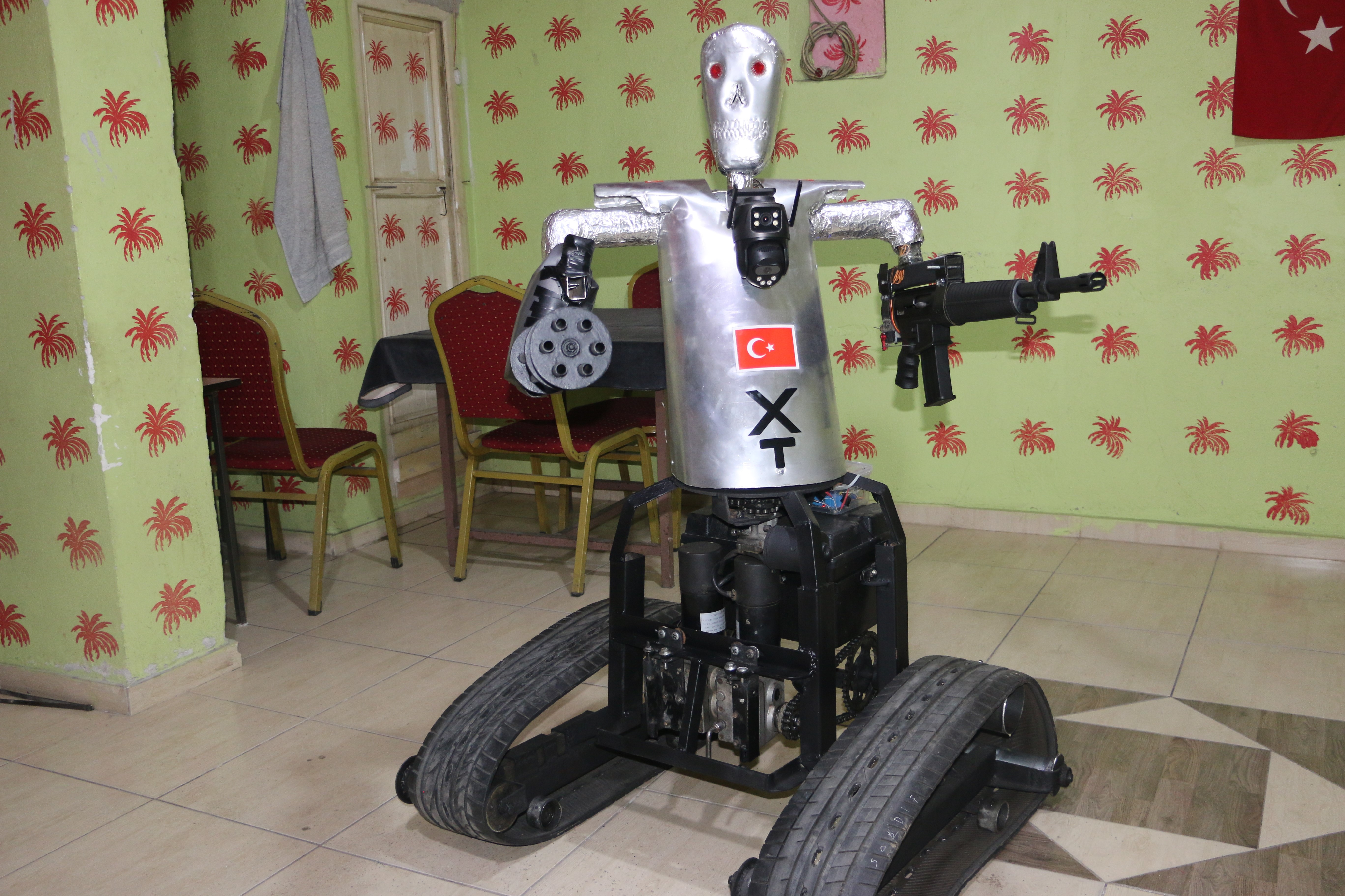 Siirtli Kaşif Yapay Zekalı Robot Asker Yaptı