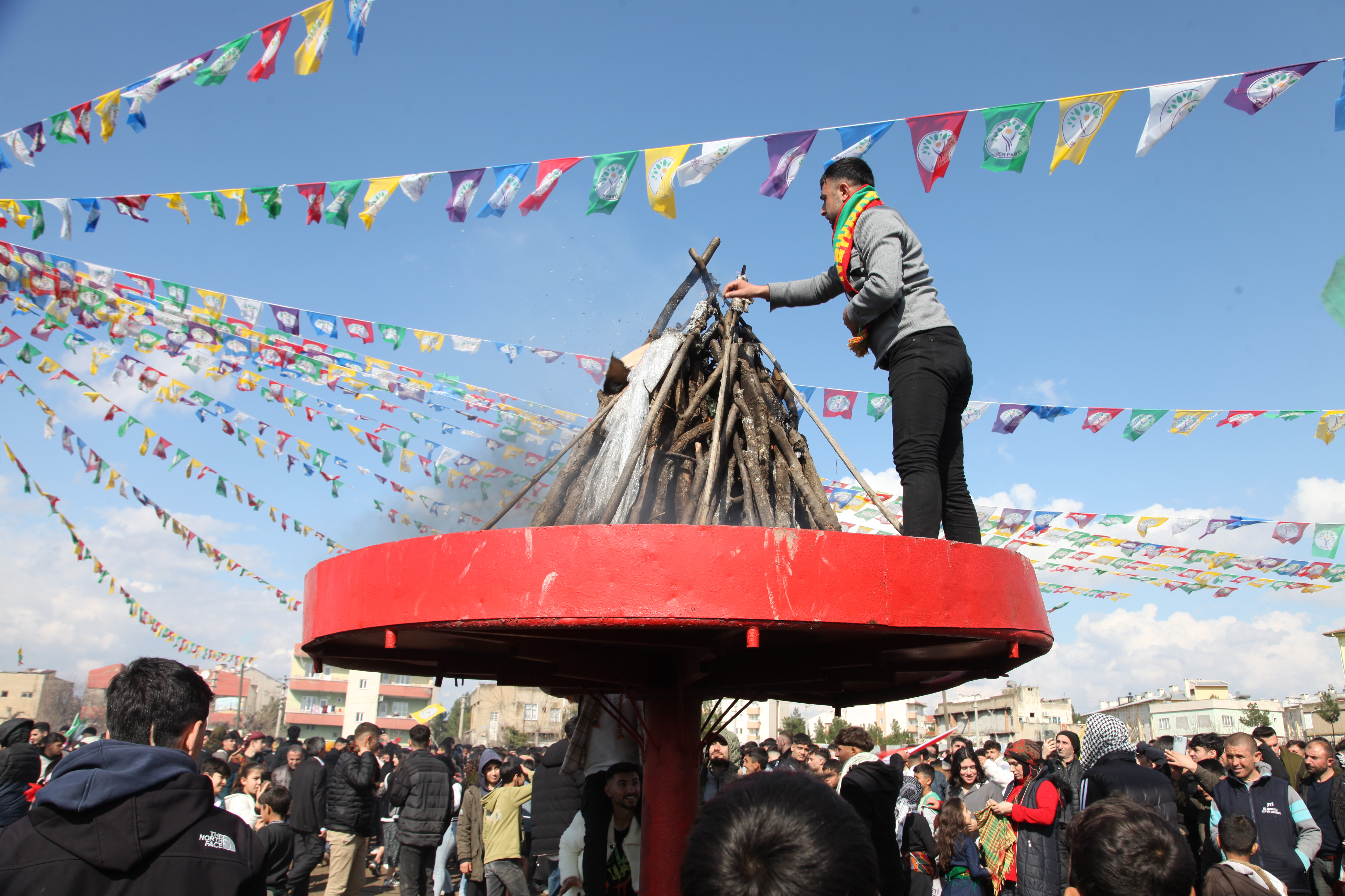 Siirt’te Newroz Kutlandı