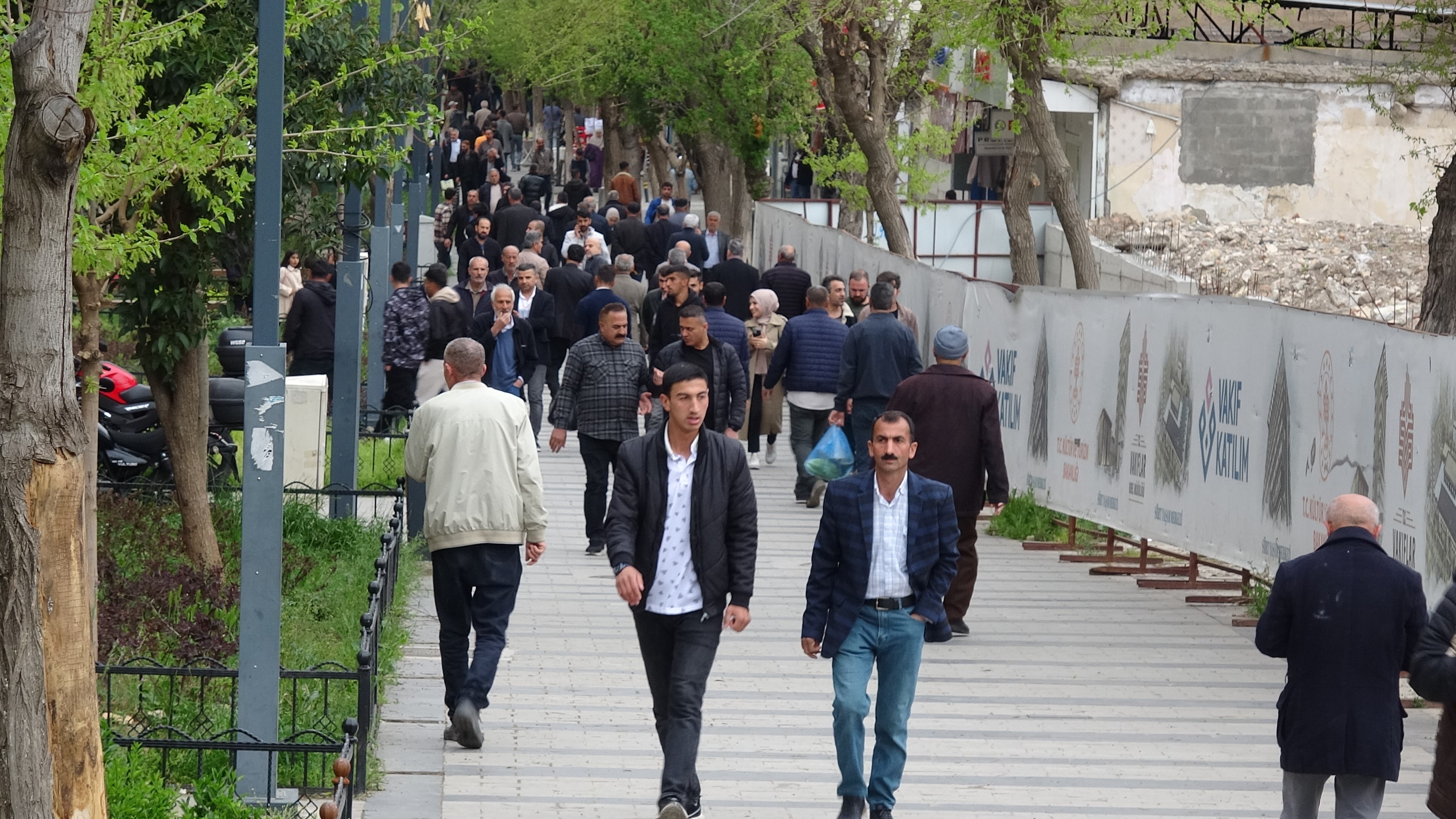 Siirt’te Çarşı Ve Pazarda Bayram Yoğunluğu