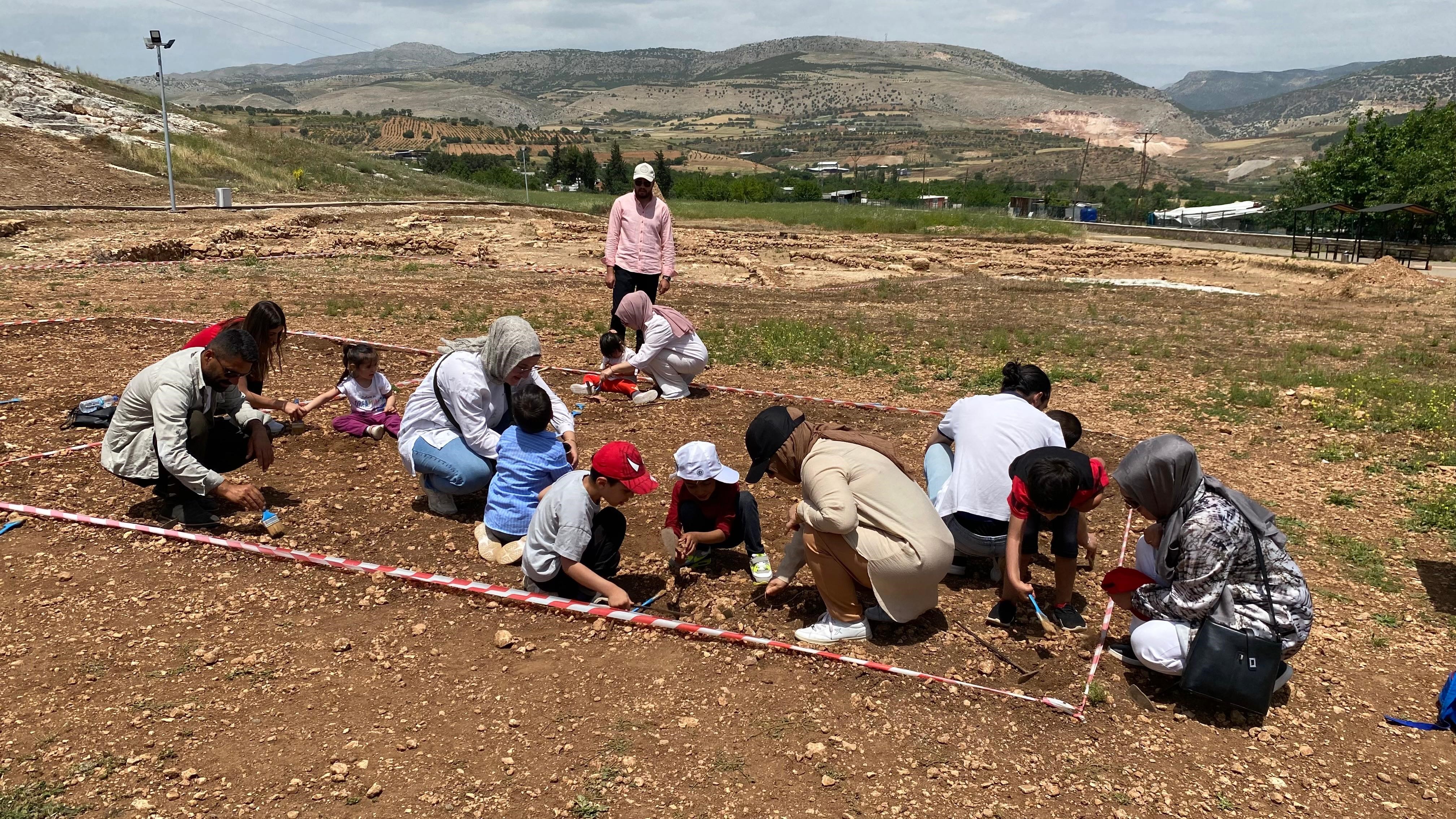 2 Bin 100 Yılık Steller Ziyarete Açıldı