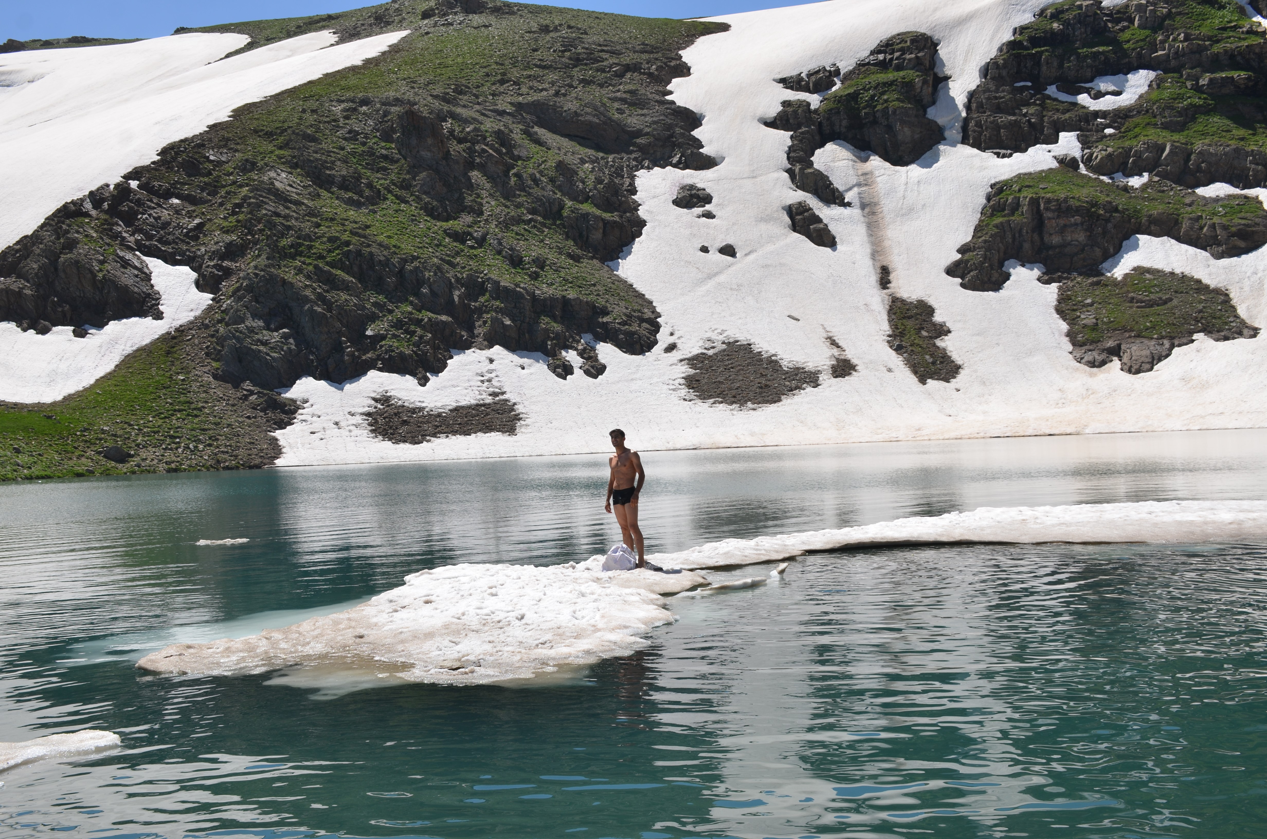 Şırnak’ta Karda Rafting Antrenmanı