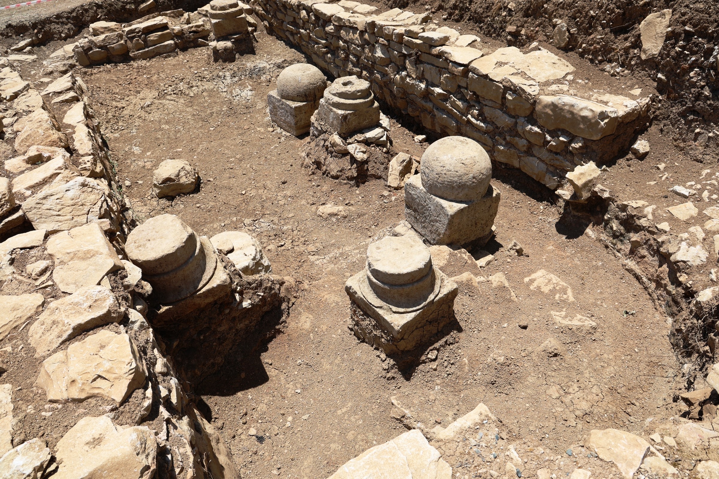 Diyarbakır'da Bin 500 Yıllık Kilise Kalıntısında Yeni Buluntular