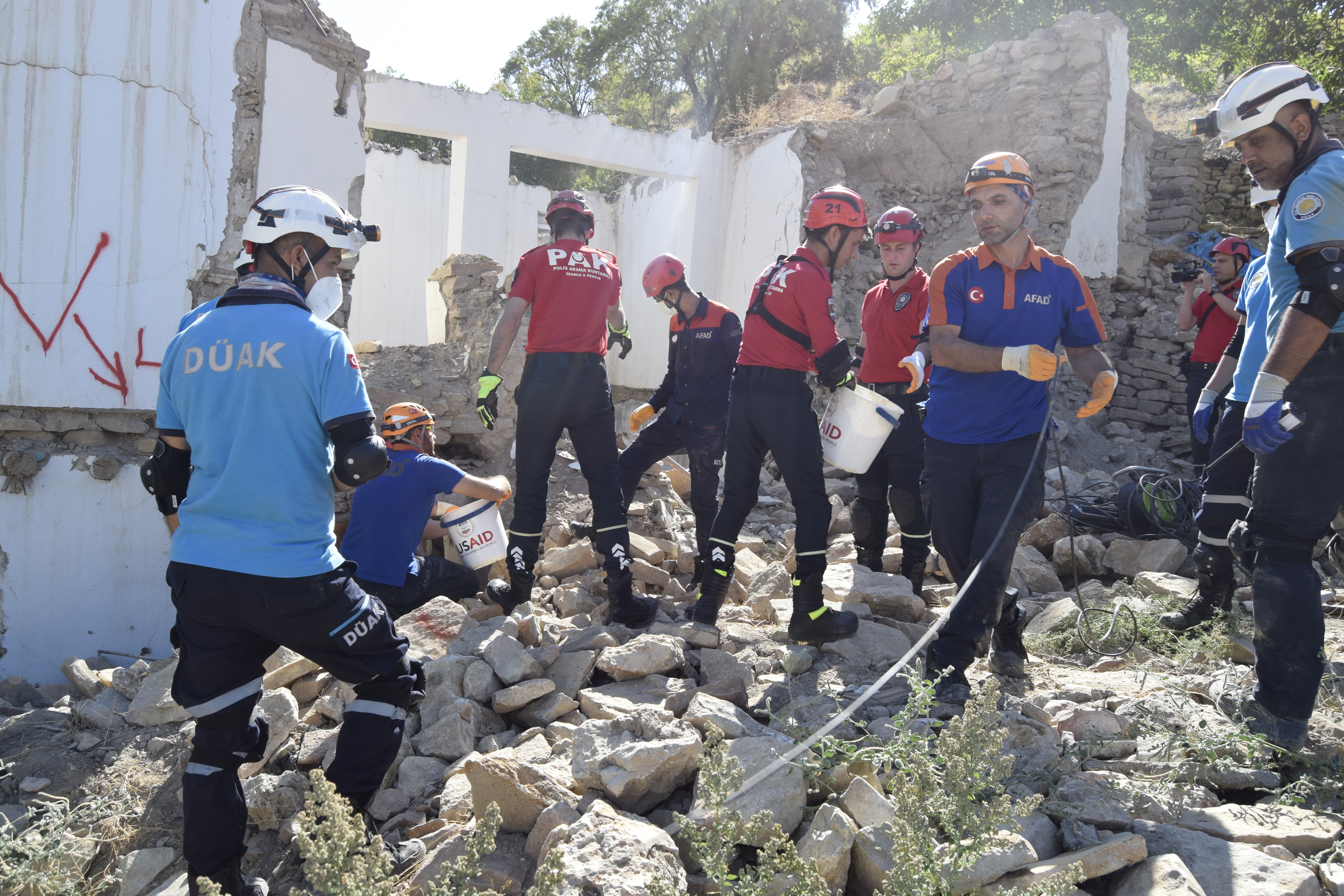 Dicle İlçesinde 61 Personelle Gerçeği Aratmayan Deprem Tatbikatı