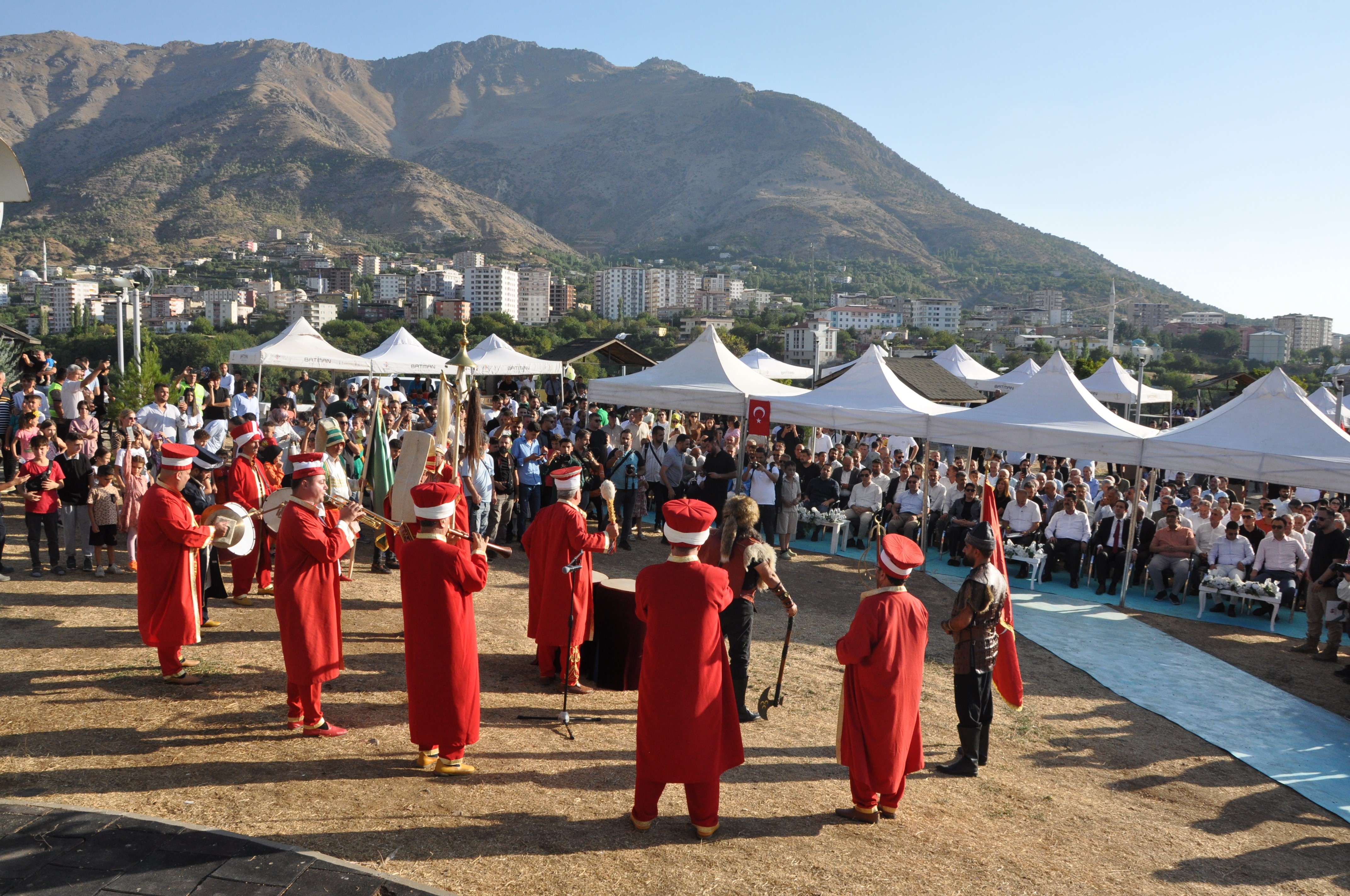 Mereto Dağı Eteklerindeki Bal, Ceviz, Çilek ve Yayla Festivali Yoğun İlgi Gördü