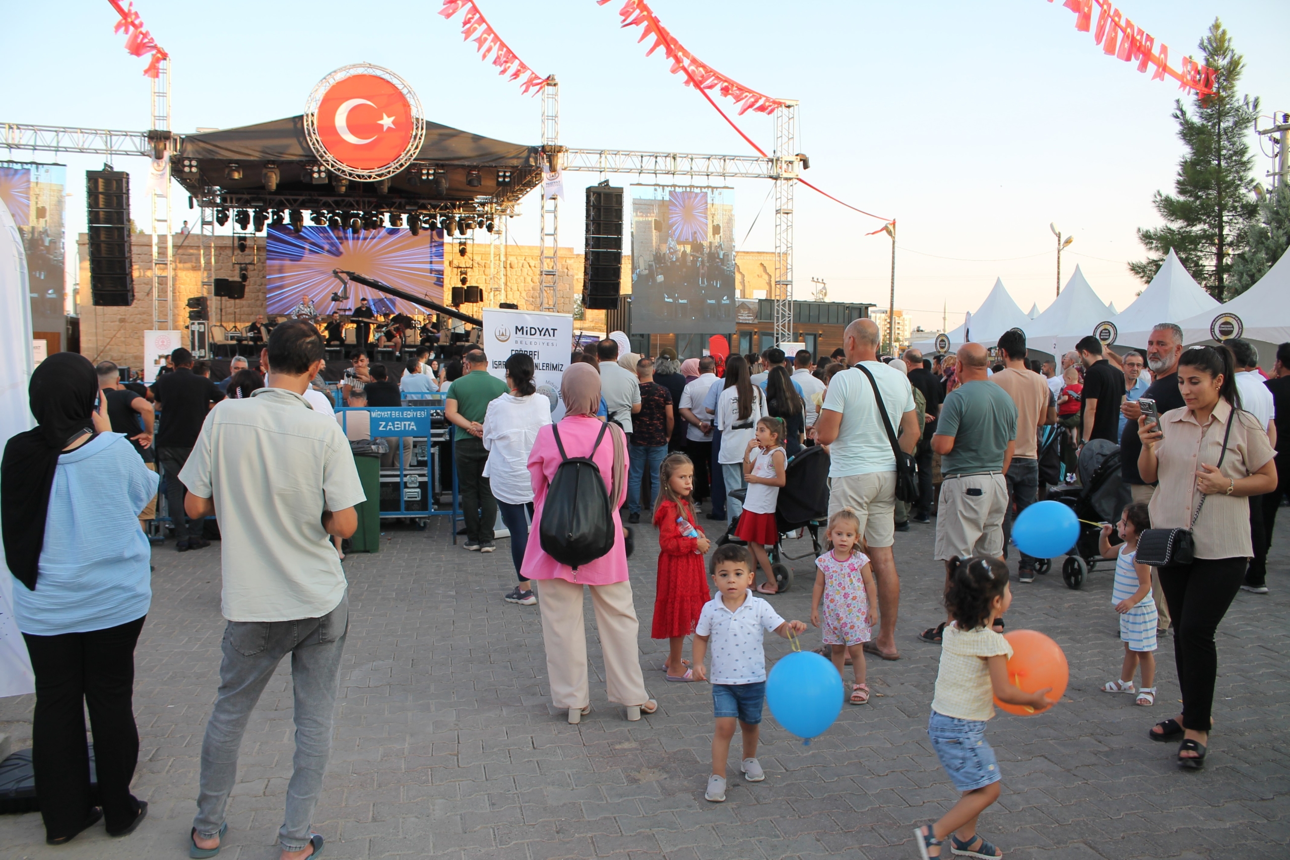 3. Uluslararası Kültür ve Sanat Festivali'ne Yoğun Katılım