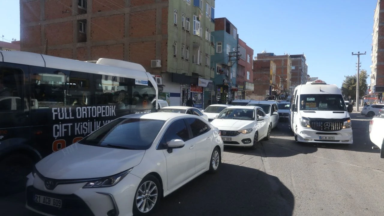 Diyarbakır'daki Trafik Yoğunluğu İstanbul’u Solladı