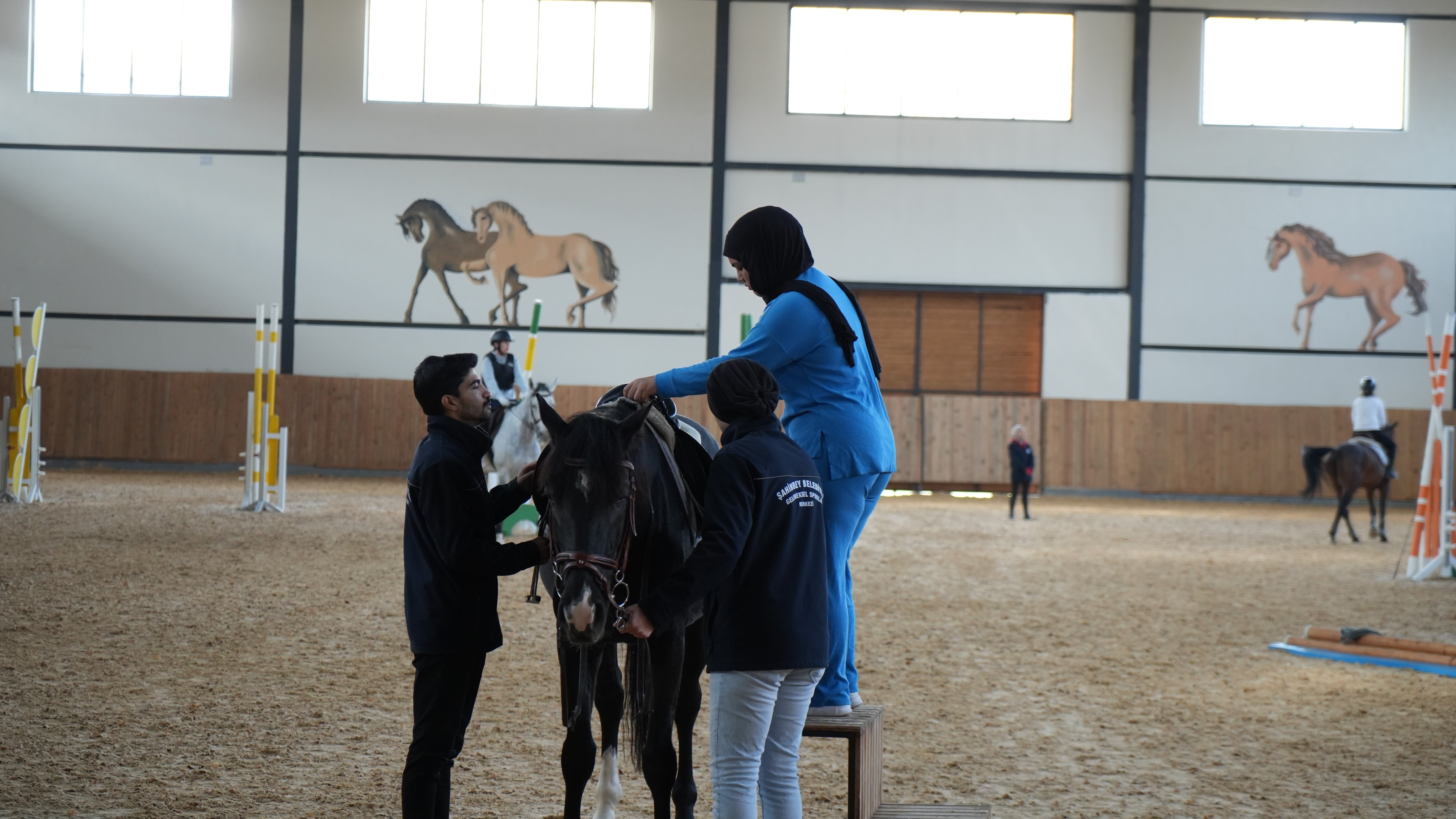 Yetim Çocuklar ve Anneler İçin At Binme Etkinliği